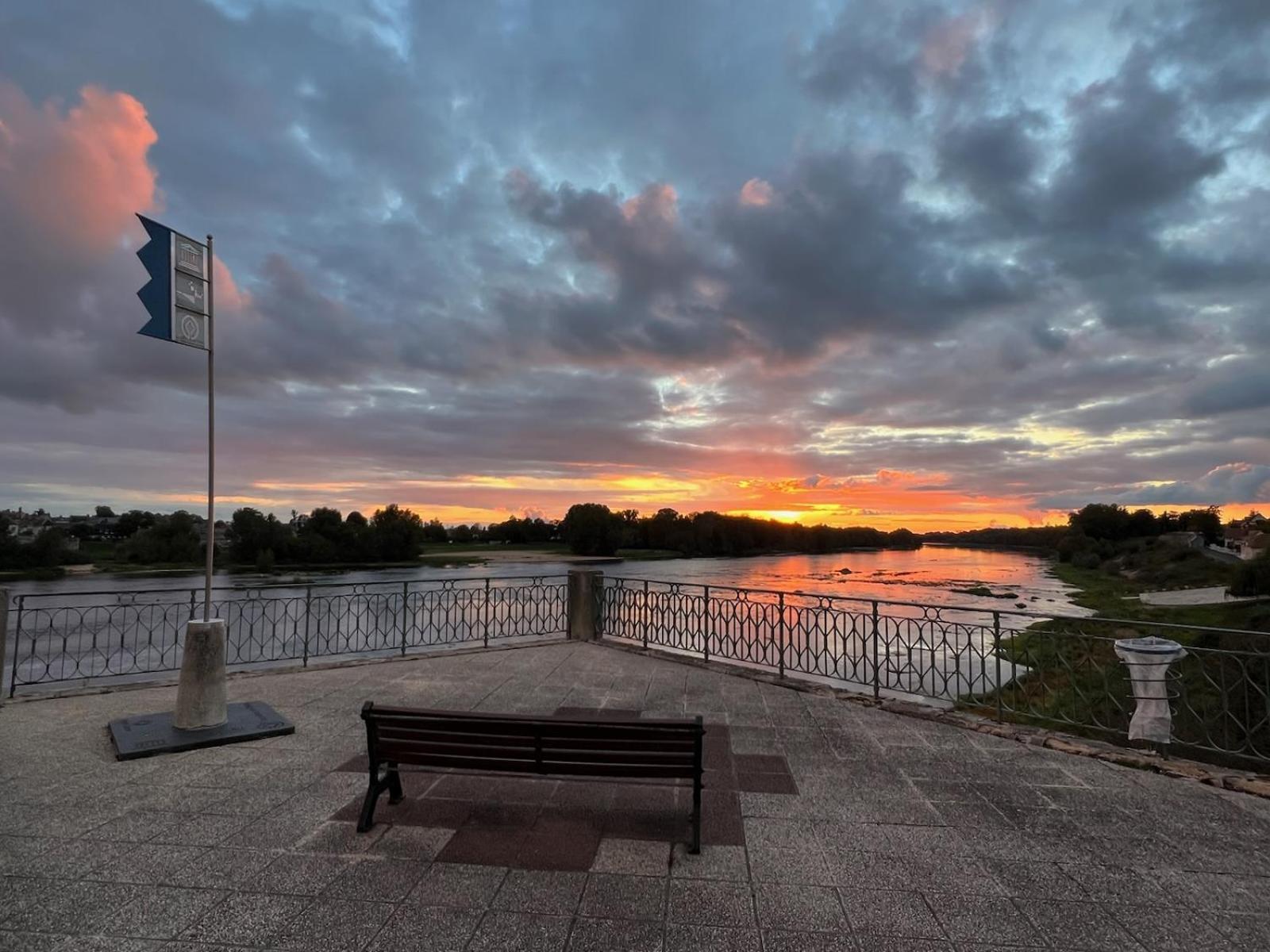 La Vue Loire Maison Saint-Denis-de l'Hotel Екстер'єр фото